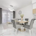 Luxurious Grey With Sauna, Gym And Parking By Renters *