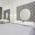 Luxurious Grey With Sauna, Gym And Parking By Renters Daire