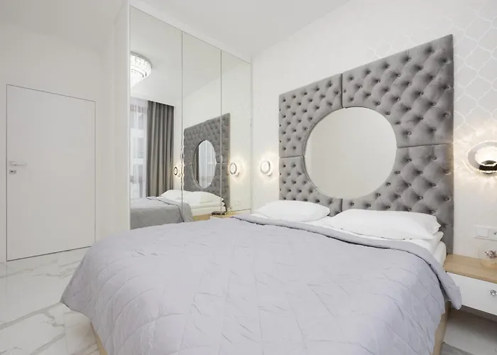 Apartamento Luxurious Grey With Sauna, Gym And Parking By Renters Varsóvia