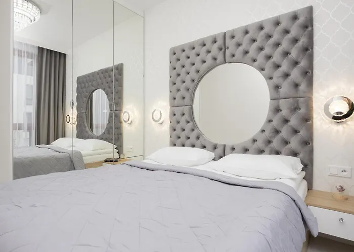 Luxurious Grey With Sauna, Gym And Parking By Renters Lejlighed