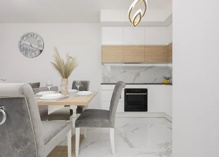 Luxurious Grey With Sauna, Gym And Parking By Renters Lejlighed Warszawa